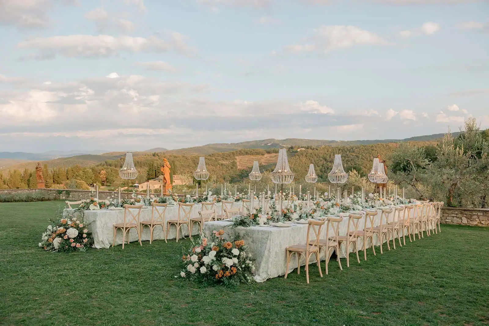 Al fresco dinner in Italy